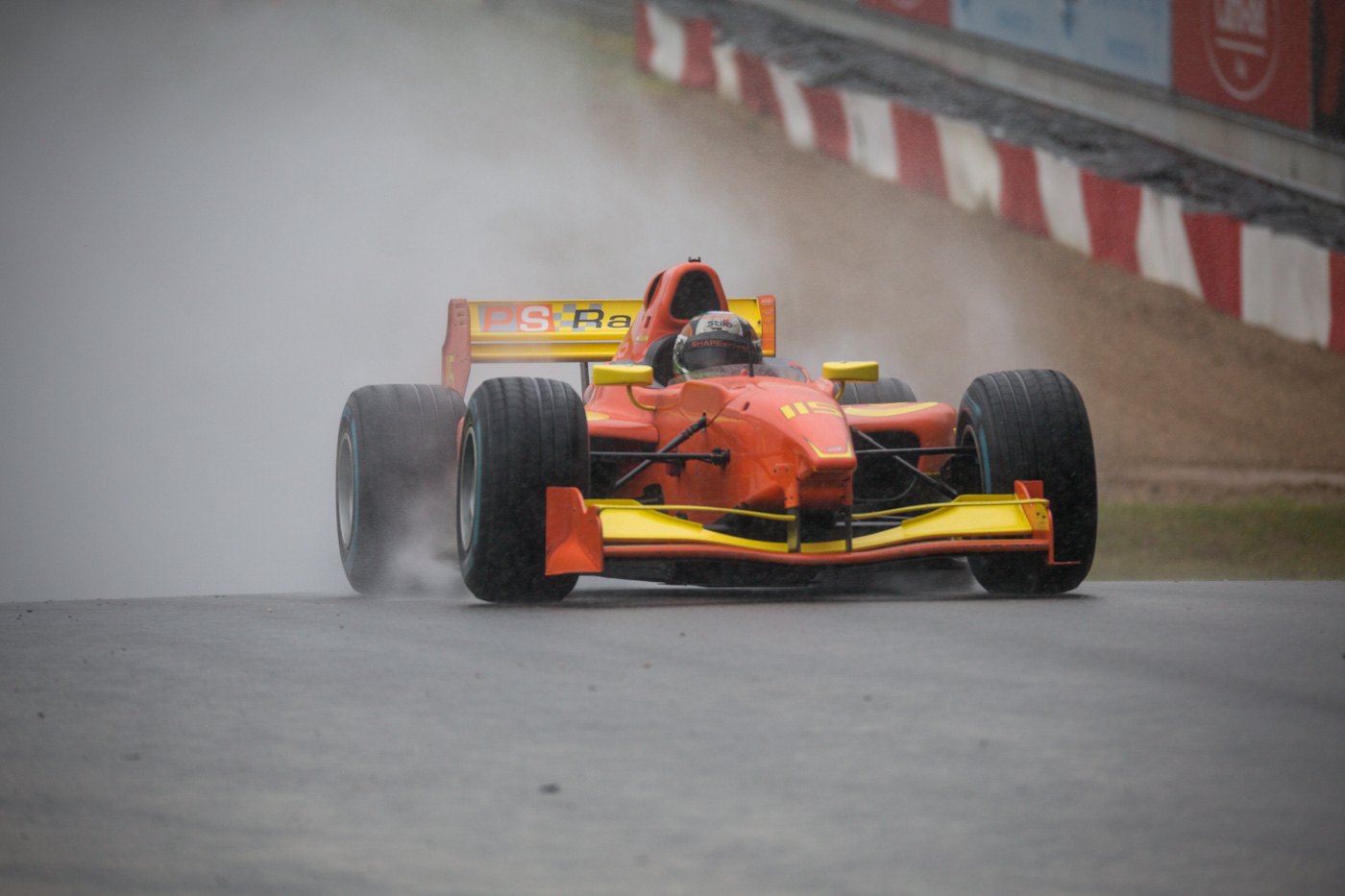 Mahaveer Raghunathan on track by difficult weather conditions at Zolder 2017.