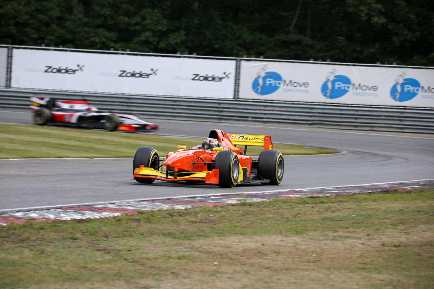 Mahaveer Raghunathan (r.) finishing Qualifying as fastest driver of the FORMULA class at Zolder 2017.