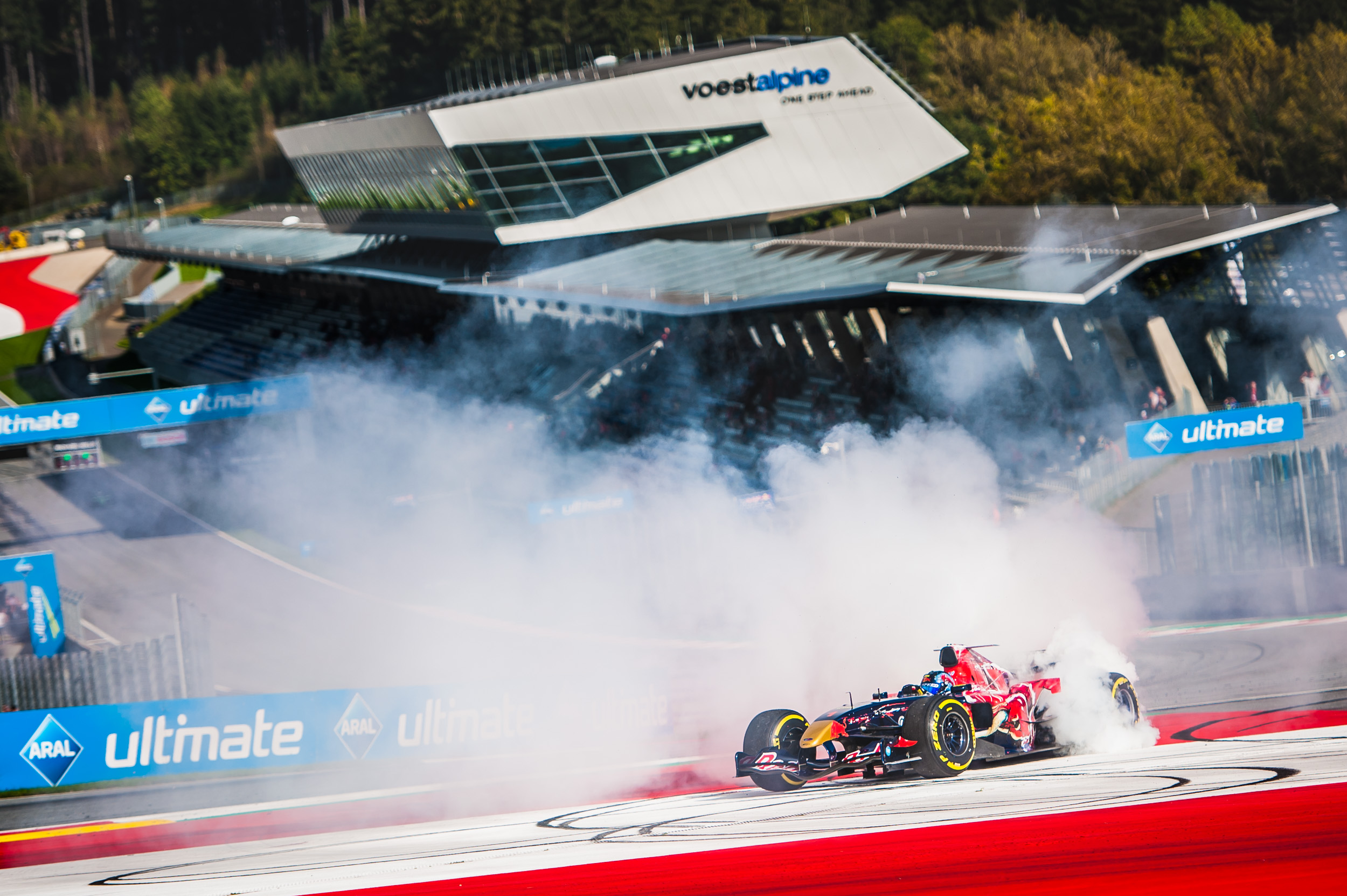 Ingo Gerstl does donuts in his Toro Rosso STR1